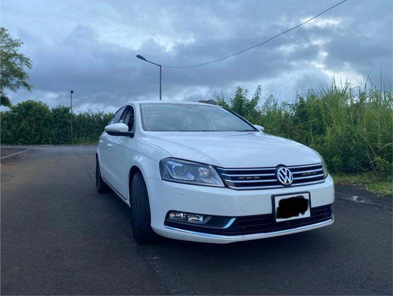 Volkswagen Passat, Year 2012, Automatic Transmission - 0 - Family Cars  on Aster Vender