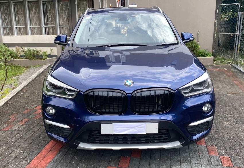 BMW X1 - 3 - SUV Cars  on Aster Vender