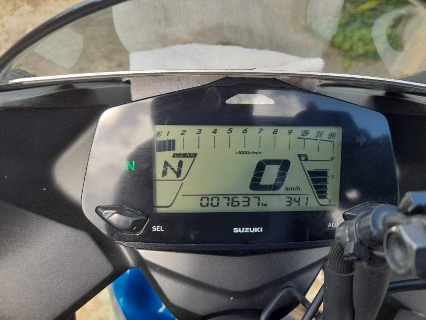 Motorcycle suzuki gixxer 150cc - 1 - Roadsters  on Aster Vender