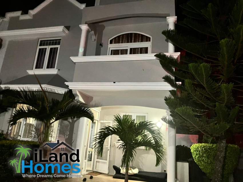 Villa in gated community for sale in Pereybere - 1 - Villas  on Aster Vender