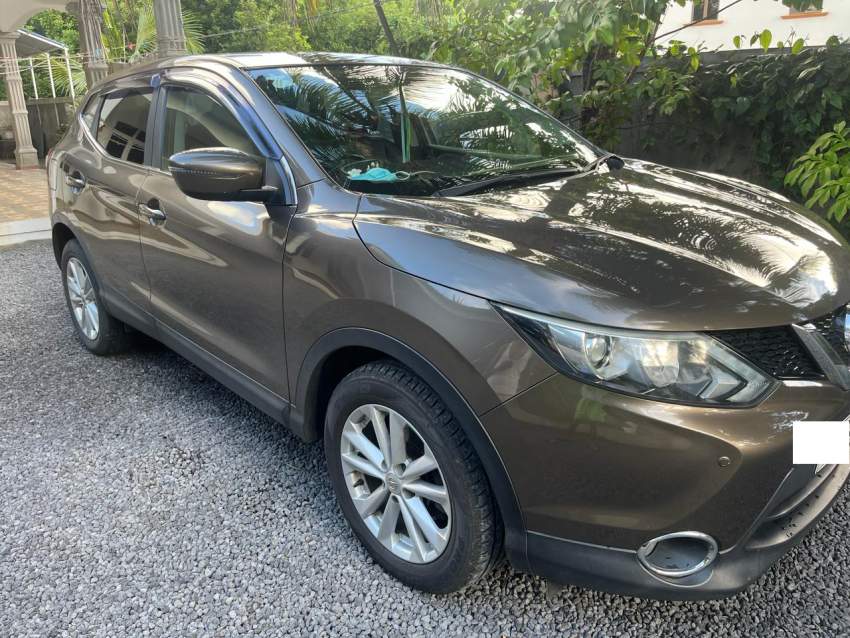 Nissan Qashqai 1.2 Turbo - 2 - SUV Cars  on Aster Vender