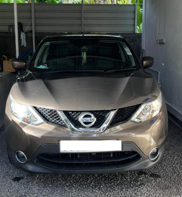 Nissan Qashqai 1.2 Turbo - 6 - SUV Cars  on Aster Vender