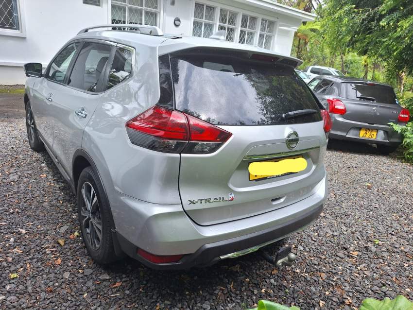 Nissan Xtrail fully executive - 2 - SUV Cars  on Aster Vender