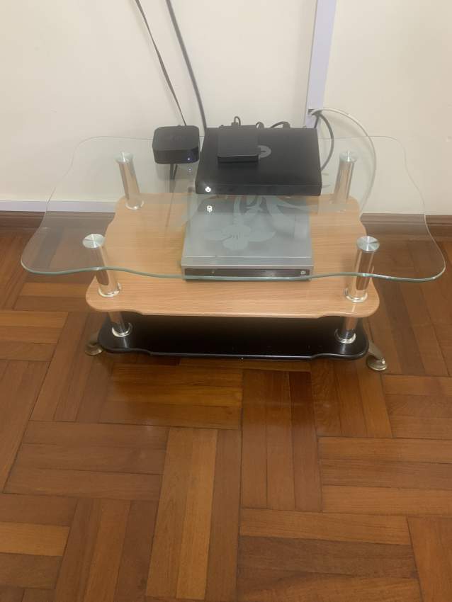 table basse on Aster Vender