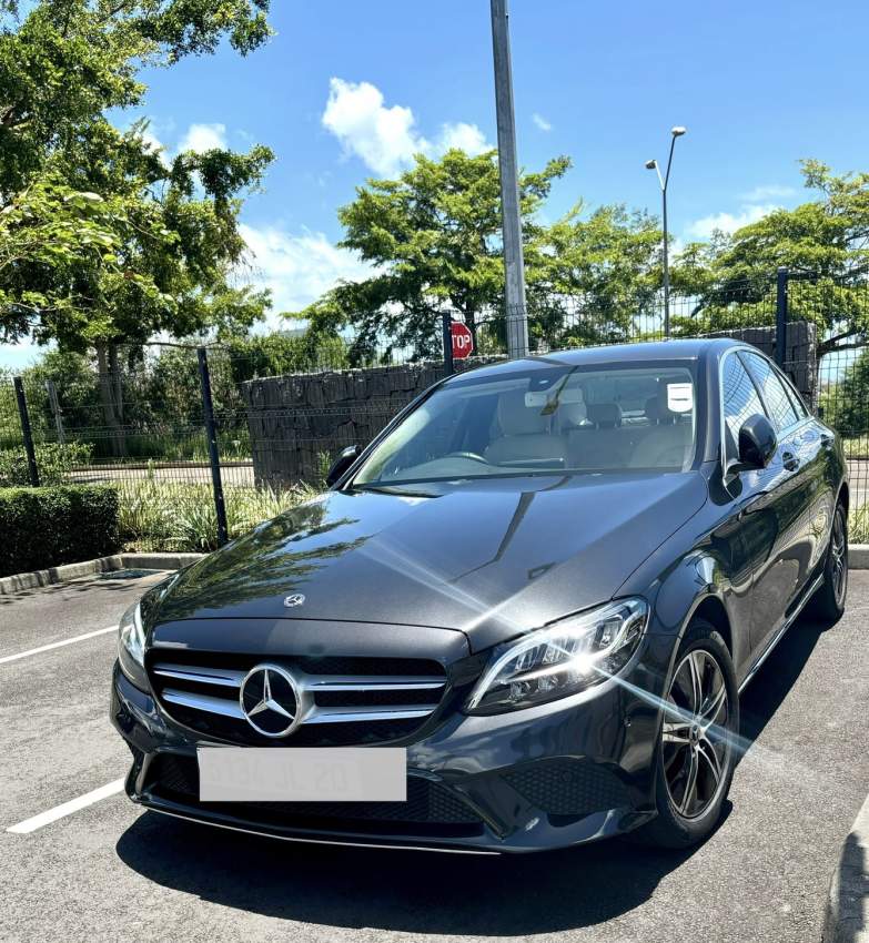 Mercedes C180 très bon état - 2 - Luxury Cars  on Aster Vender