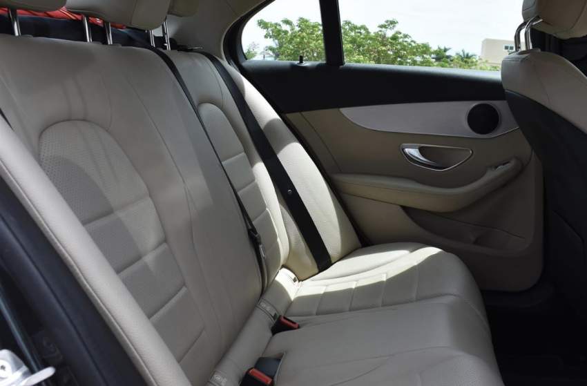 Mercedes C180 très bon état - 3 - Luxury Cars  on Aster Vender