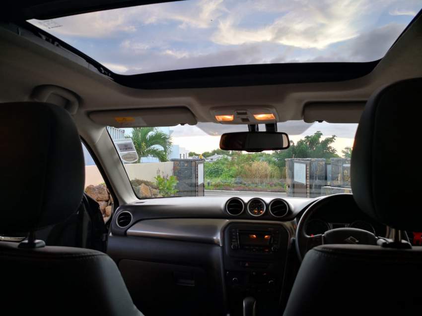 2018 Suzuki Vitara 1.6 - 6 - SUV Cars  on Aster Vender