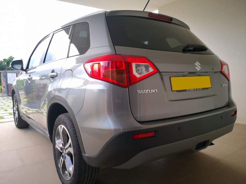 2018 Suzuki Vitara 1.6 - 5 - SUV Cars  on Aster Vender