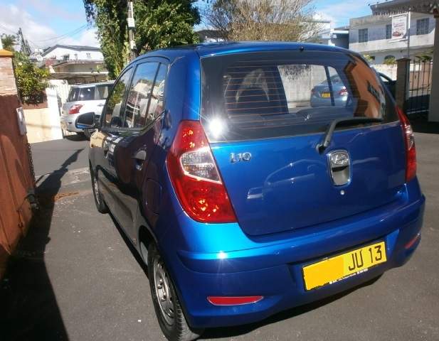 Hyundai I 10 - 4 - Family Cars  on Aster Vender