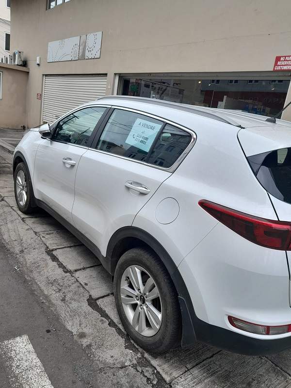 KIA SPORTAGE EX 2WD 1.6 GDI 6AT - 3 - SUV Cars  on Aster Vender