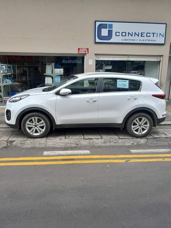 KIA SPORTAGE EX 2WD 1.6 GDI 6AT - 2 - SUV Cars  on Aster Vender