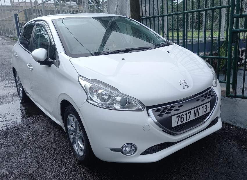 A vende Peugeot 208 ATM HDI  2013, - 1 - Compact cars  on Aster Vender