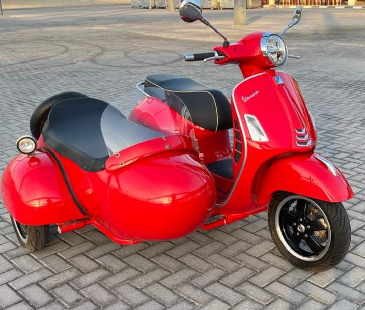 Red Vespa 2021 with side car - 1 - Scooters (upto 50cc)  on Aster Vender
