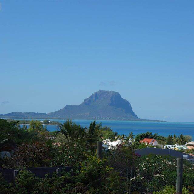 Villa with garden at 100 meters from the beach in Grand Gaube. - 0 - House  on Aster Vender