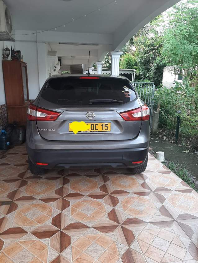Nissan Qashqai 2015 - 1 - SUV Cars  on Aster Vender