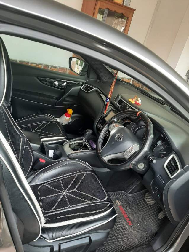 Nissan Qashqai 2015 - 4 - SUV Cars  on Aster Vender