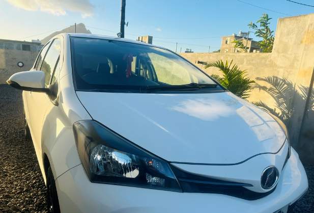 Toyota Vitz 2015 (white) in very good condition - 0 - Compact cars  on Aster Vender