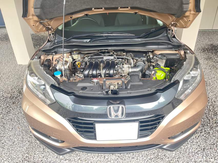 Honda Vezel (Non-Hybrid) 2017 - 2 - SUV Cars  on Aster Vender