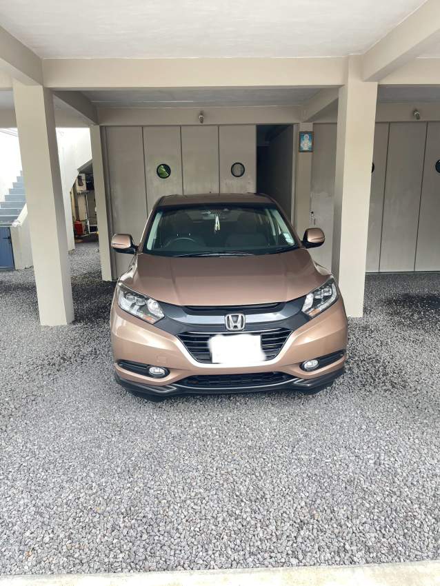 Honda Vezel (Non-Hybrid) 2017 - 4 - SUV Cars  on Aster Vender