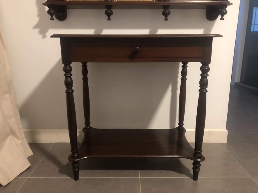 A vendre petite table on Aster Vender