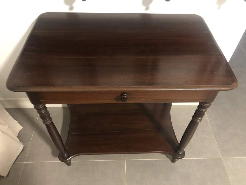 A vendre petite table - 1 - Tables  on Aster Vender