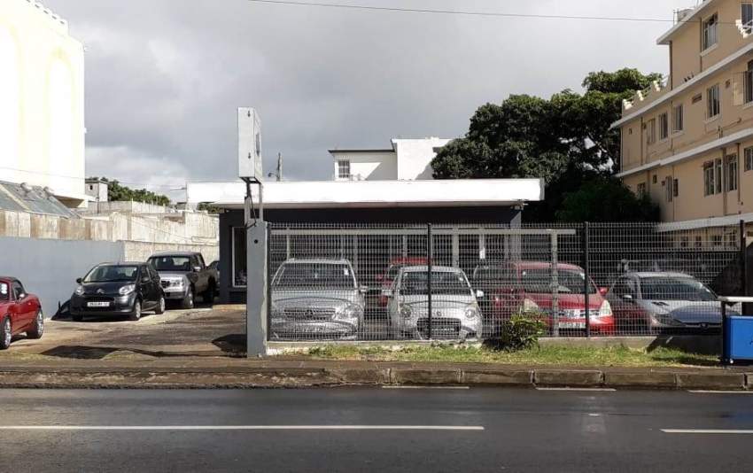 For sale..Commercial building of 2000 square foot + Big parking - 5 - Office Space  on Aster Vender