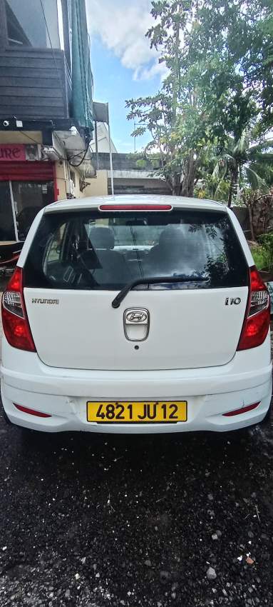 Hyundai i10 2012 - 1 - Family Cars  on Aster Vender