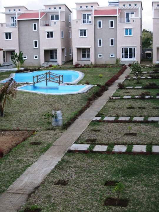 A vendre / For Sale - Bungalow Triplex Meublé a Grand Gaube on Aster Vender