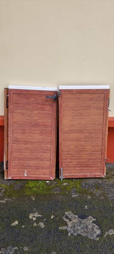 Used aluminium small doors - 2 pairs