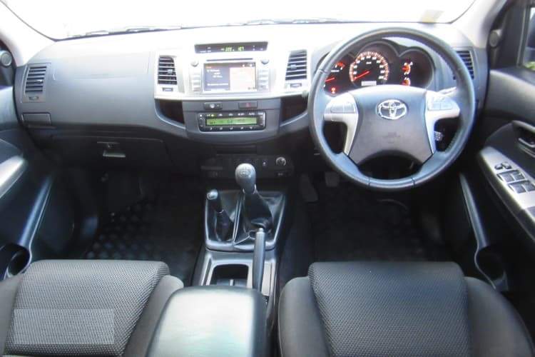 2014 TOYOTA HILUX - 6 - Pickup trucks (4x4 & 4x2)  on Aster Vender