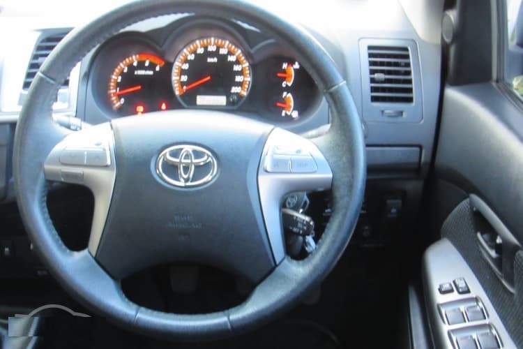 2014 TOYOTA HILUX - 5 - Pickup trucks (4x4 & 4x2)  on Aster Vender