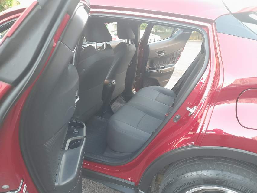 Toyota C-HR in EXCELLENT condition!! - 5 - SUV Cars  on Aster Vender
