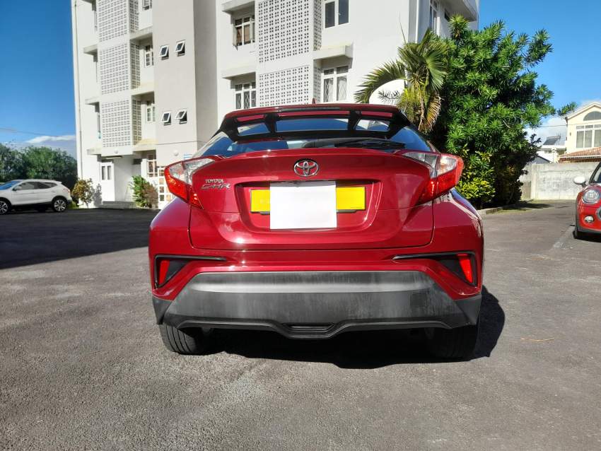 Toyota C-HR in EXCELLENT condition!! - 6 - SUV Cars  on Aster Vender