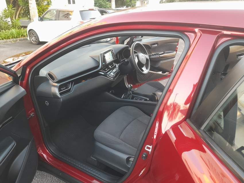 Toyota C-HR in EXCELLENT condition!! - 4 - SUV Cars  on Aster Vender