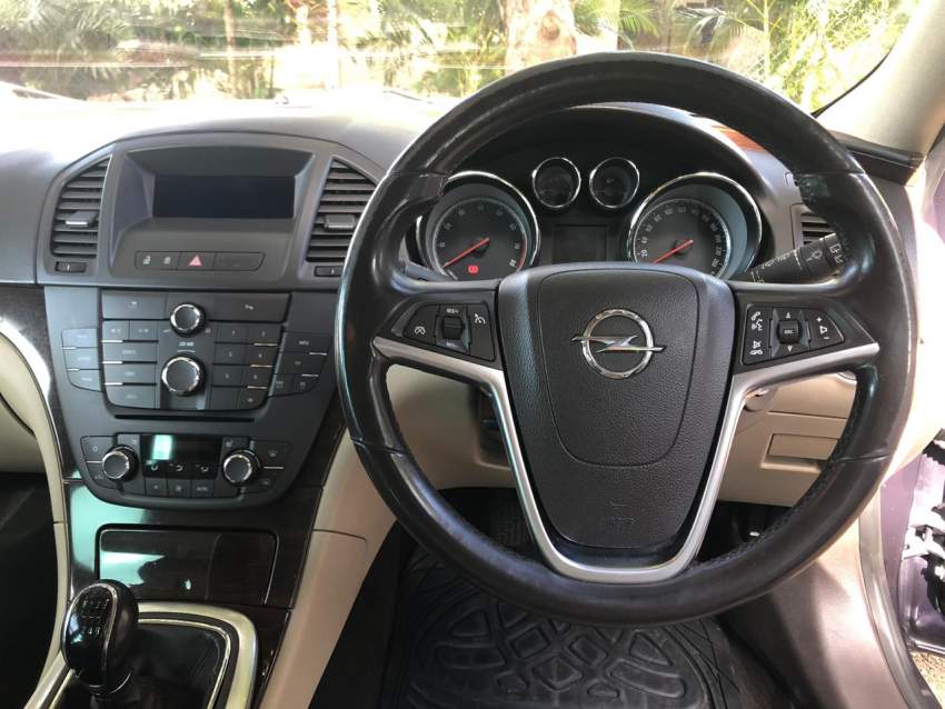 2012 Opel Insignia OPC line - 8 - Family Cars  on Aster Vender