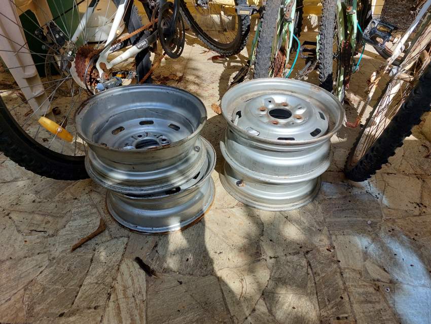 Alloy wheels - 0 - Luxury Cars  on Aster Vender