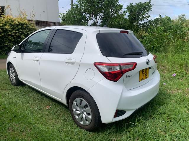 A Vendre Toyota Vitz Hybrid - 2 - Compact cars  on Aster Vender