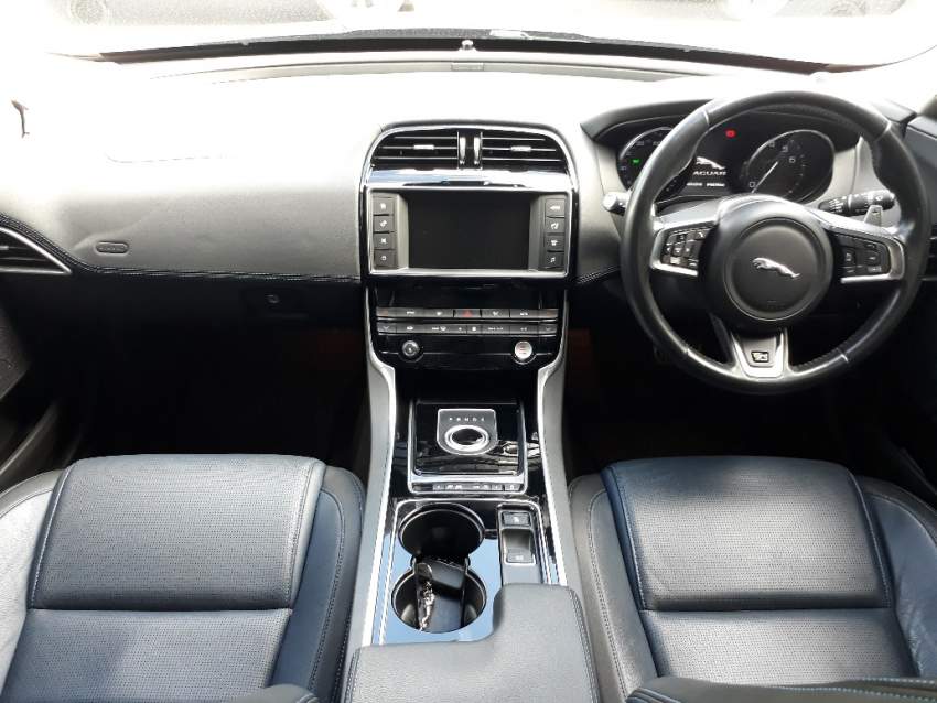 2016 Jaguar XE 25t R-sport - 7 - Sport Cars  on Aster Vender