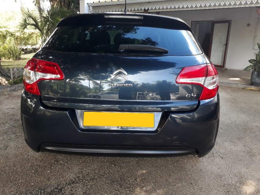 2013 Citroen C4 1.6 - 3 - Compact cars  on Aster Vender
