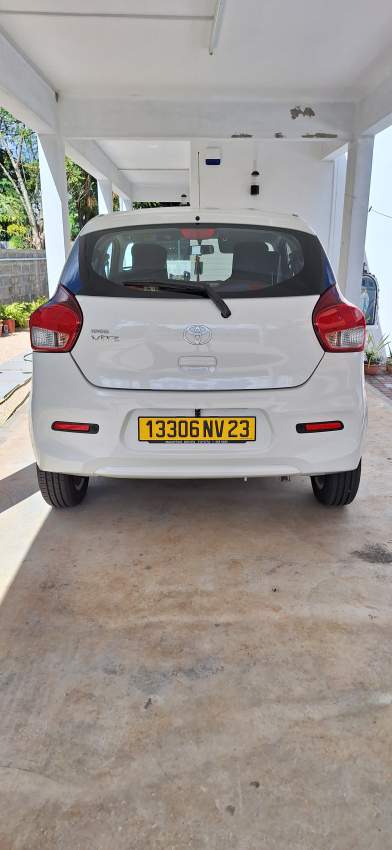 A Vendre Toyota Vitz Novembre 2023 - 1 - Family Cars  on Aster Vender