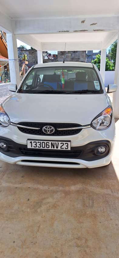 A Vendre Toyota Vitz Novembre 2023 - 0 - Family Cars  on Aster Vender