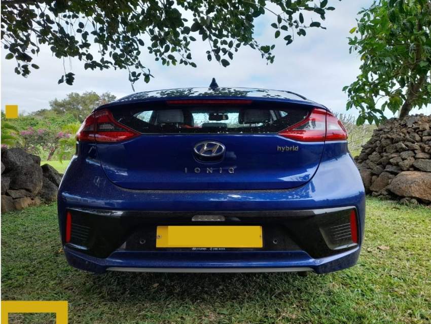 Hyundai Ioniq - 3 - Family Cars  on Aster Vender