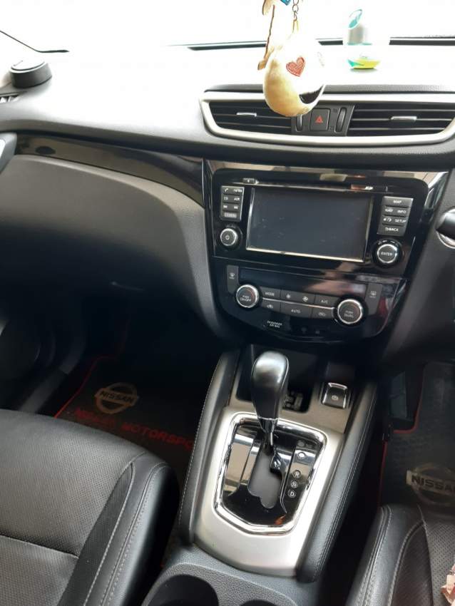 Nissan Qashqai - 2 - SUV Cars  on Aster Vender