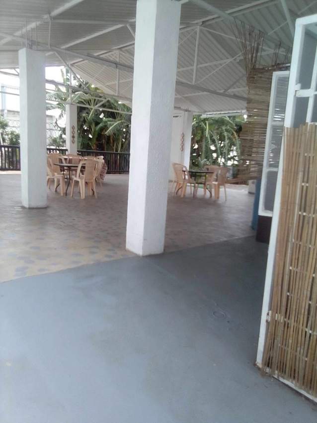 BÀTIMENT Commercial. on Aster Vender