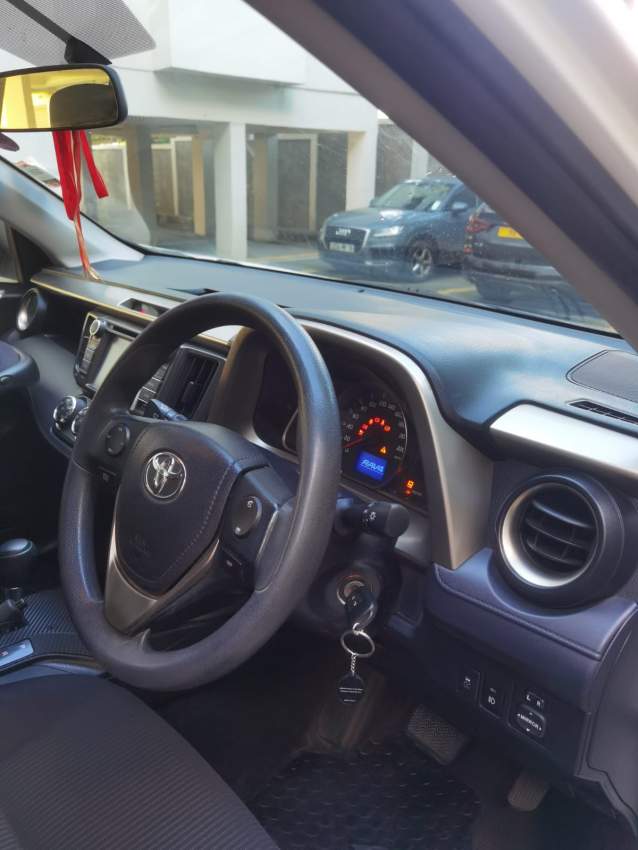 Rav 4 - 4 - SUV Cars  on Aster Vender