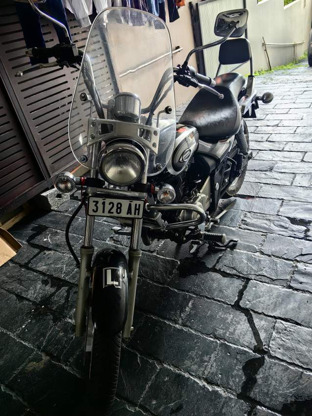 Bajaj Avenger 220 on Aster Vender