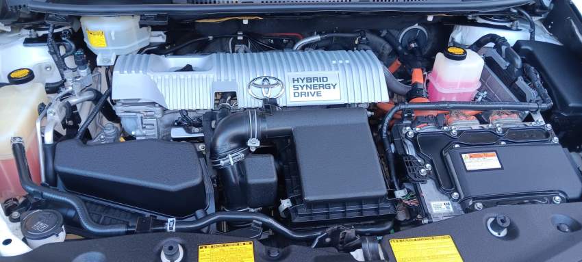 Toyota Prius Alpha - 3 - Sport Cars  on Aster Vender