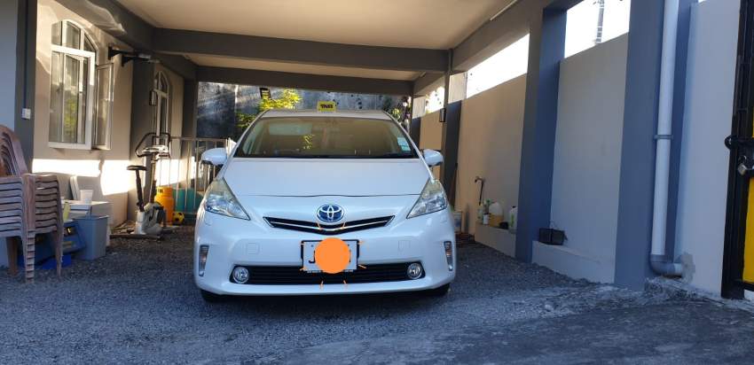 Toyota Prius Alpha - 1 - Sport Cars  on Aster Vender