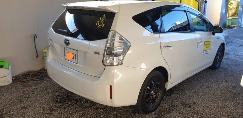 Toyota Prius Alpha - 2 - Sport Cars  on Aster Vender