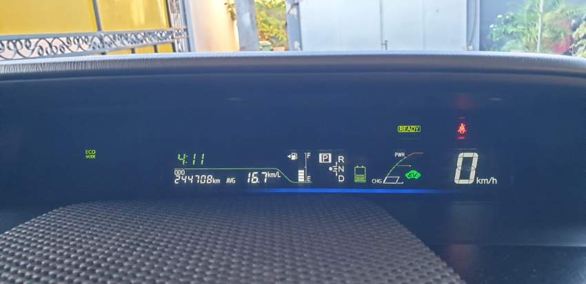 Toyota Prius Alpha - 4 - Sport Cars  on Aster Vender